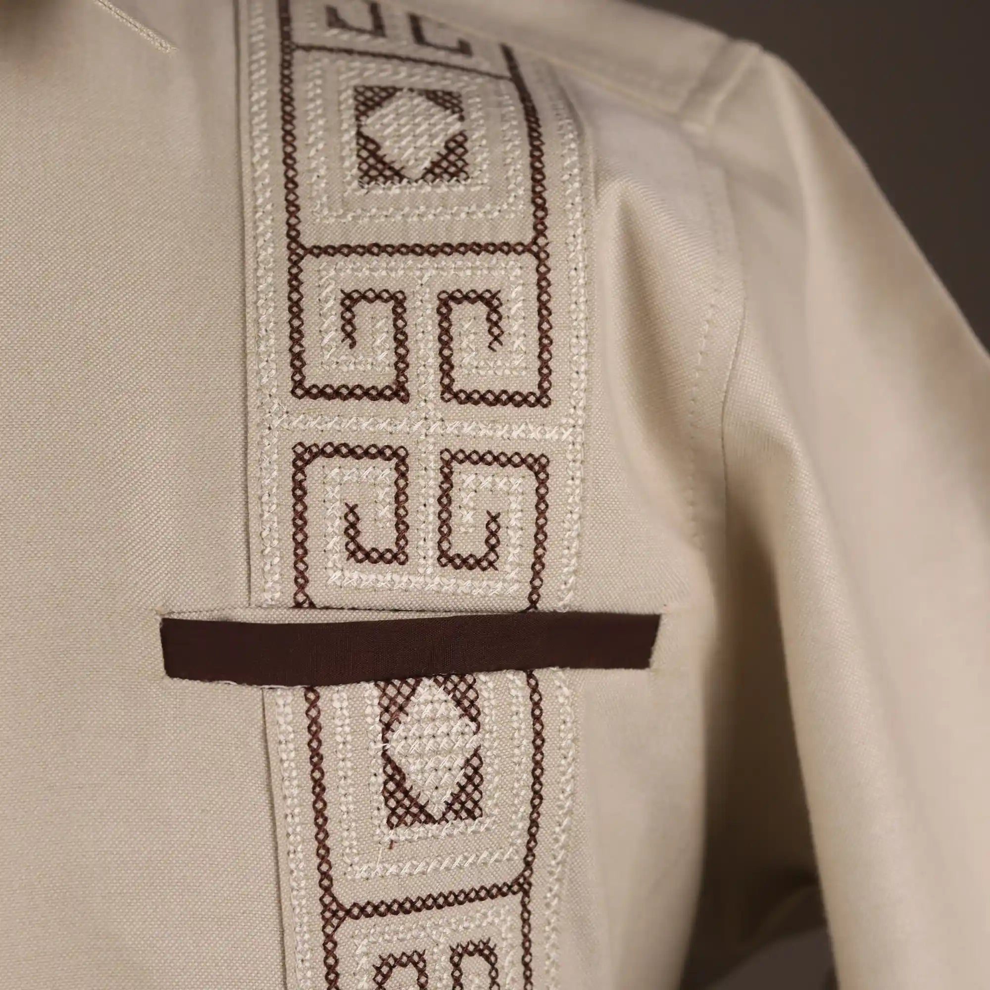 Camisa Guayabera Café Claro Punto de Cruz
